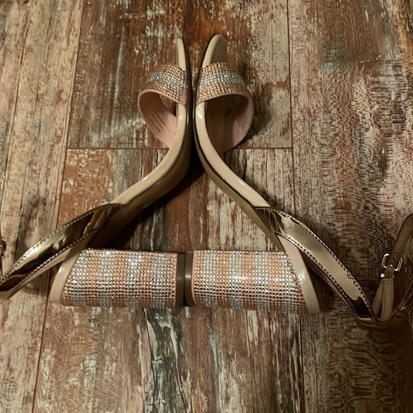 Aldo rose gold heels size 6 with sequins - Picture 5 of 11
